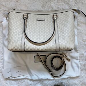 Gucci Microguccissima Logo Leather Tote - Beige